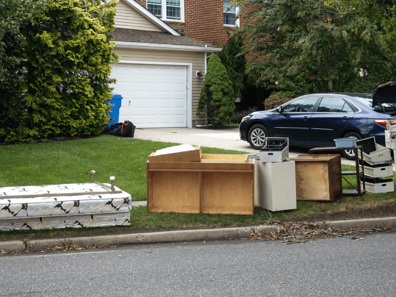 The Difference Between Trash Service &Amp; Junk Removal